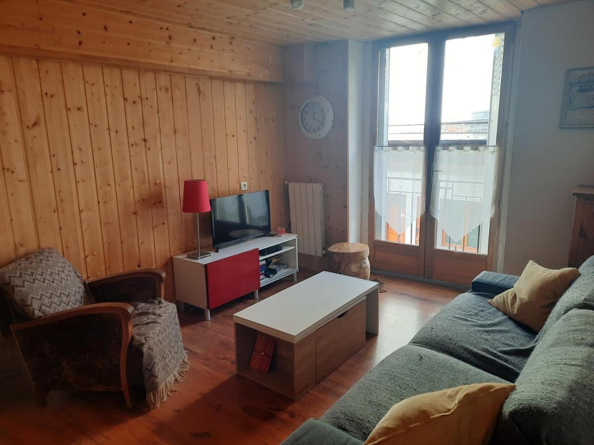 Le Cocon Apartment Bagneres-de-Luchon Bagian luar foto