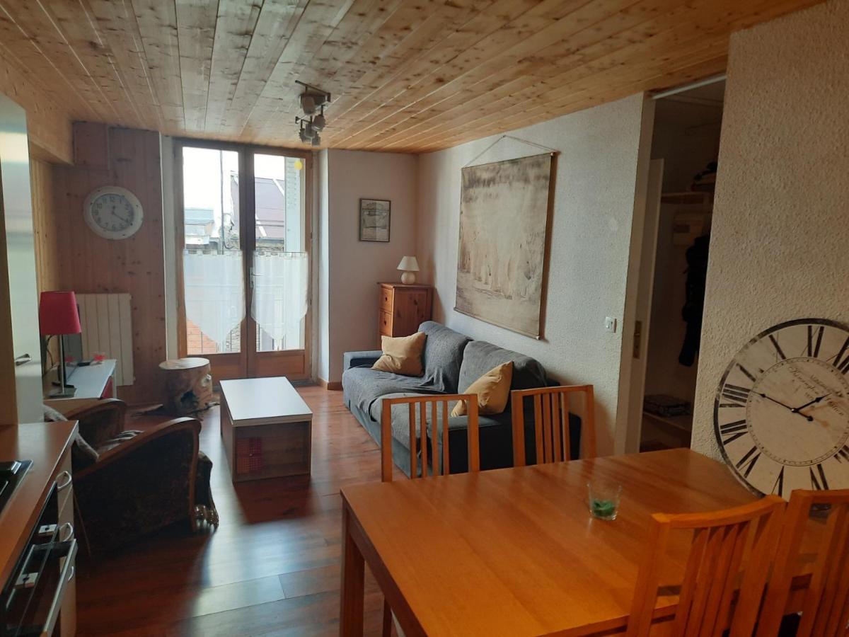 Le Cocon Apartment Bagneres-de-Luchon Bagian luar foto