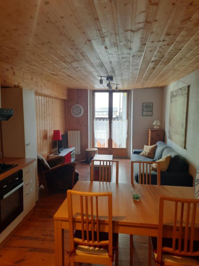Le Cocon Apartment Bagneres-de-Luchon Bagian luar foto